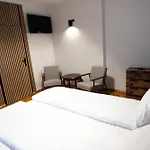 & Pod Parkowa Apartman *