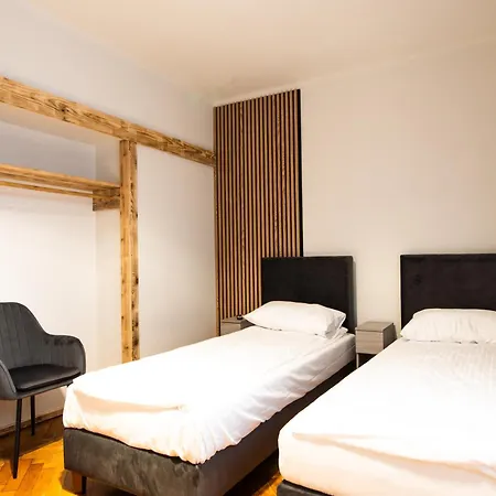 & Pod Parkowa Apartman *
